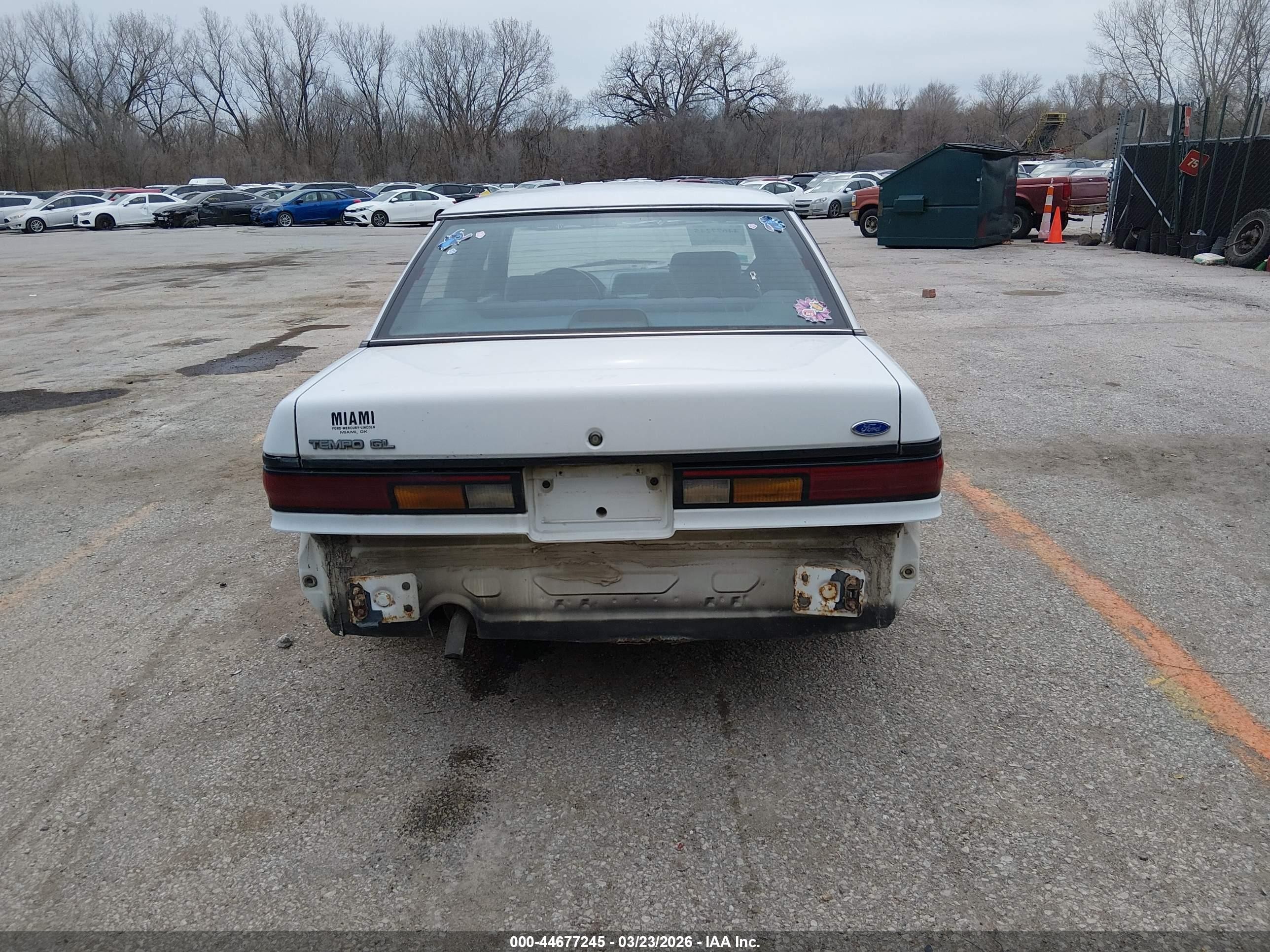 1993 Ford Tempo Gl Белый vin: 2FAPP36U2PB106955