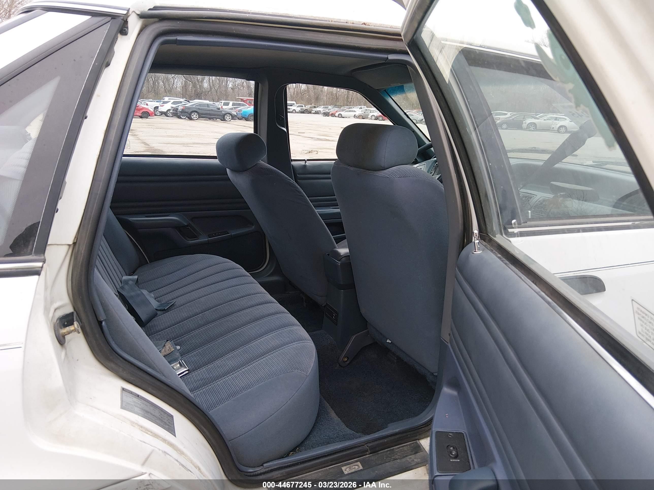 1993 Ford Tempo Gl Белый vin: 2FAPP36U2PB106955