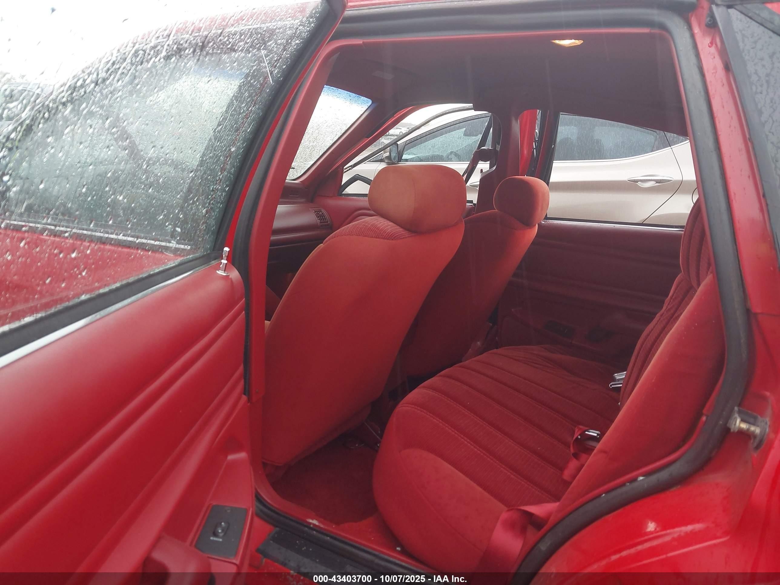 1991 Ford Tempo Gl Red vin: 2FAPP36X1MB199652