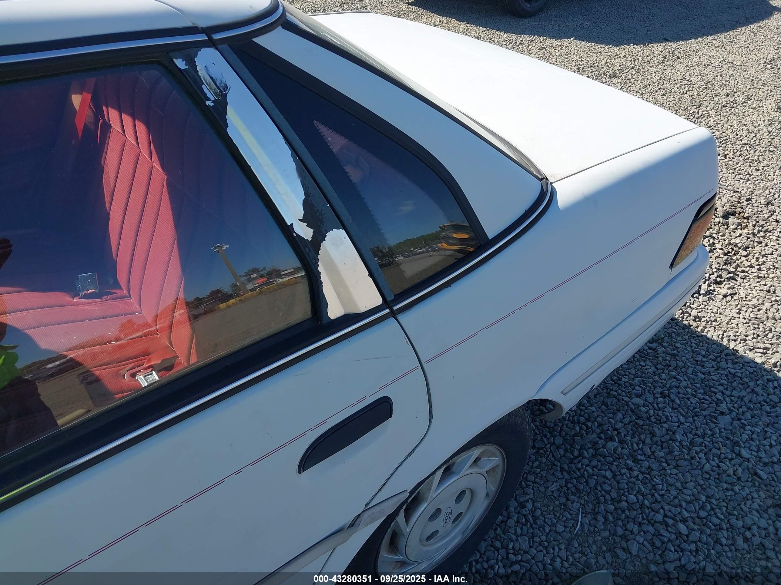 1992 Ford Tempo Gl White vin: 2FAPP36X2NB112438