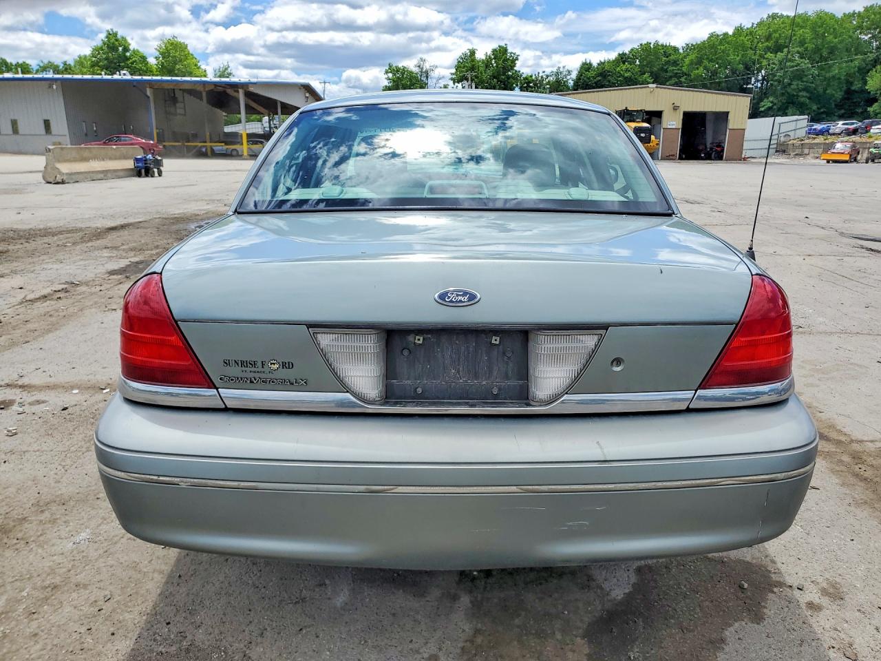 2005 Ford Crown Victoria Lx Teal vin: 2FDFP74W65X108539