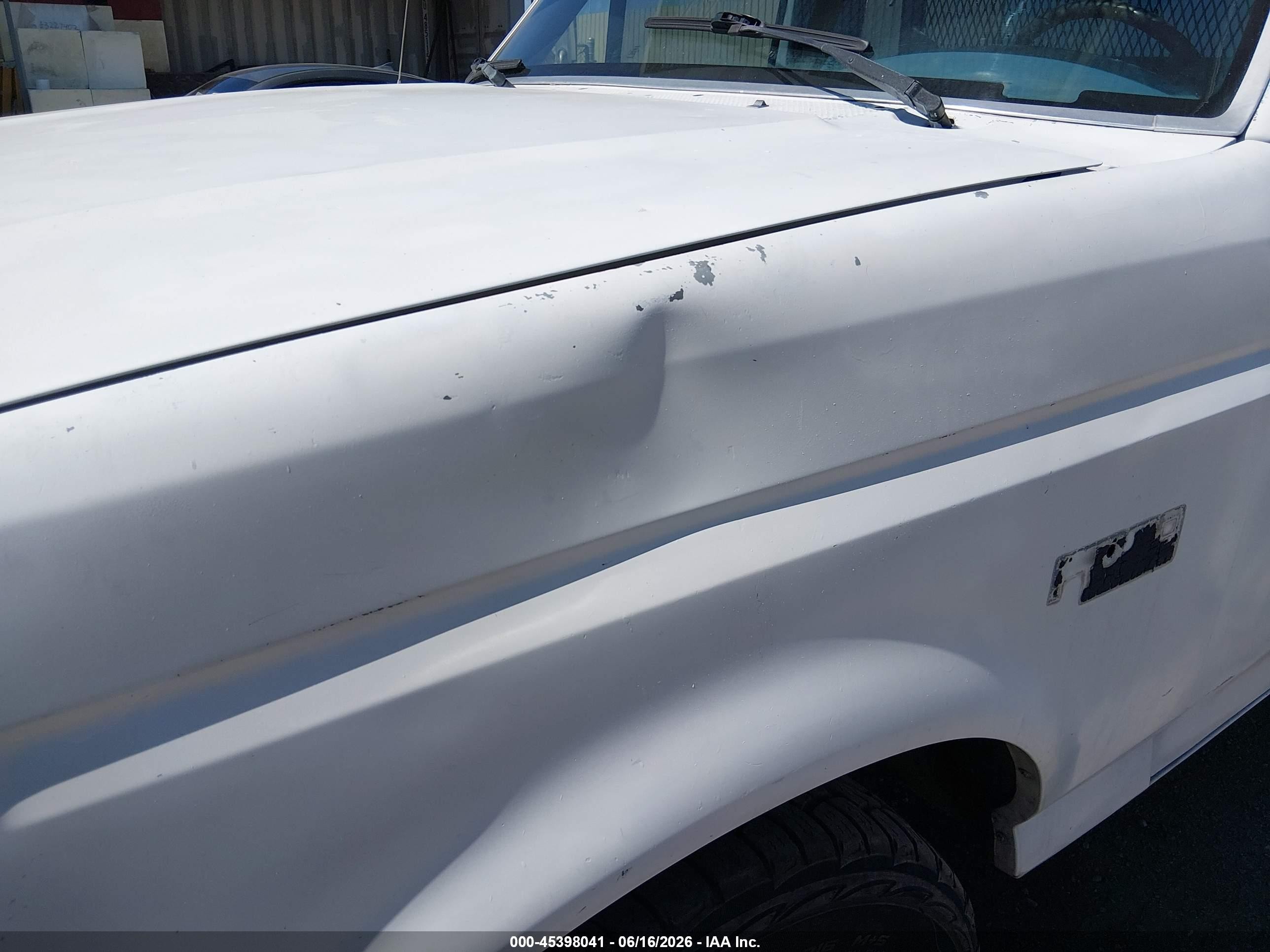 1992 Ford F350   White vin: 2FDHF37G5NCA63516