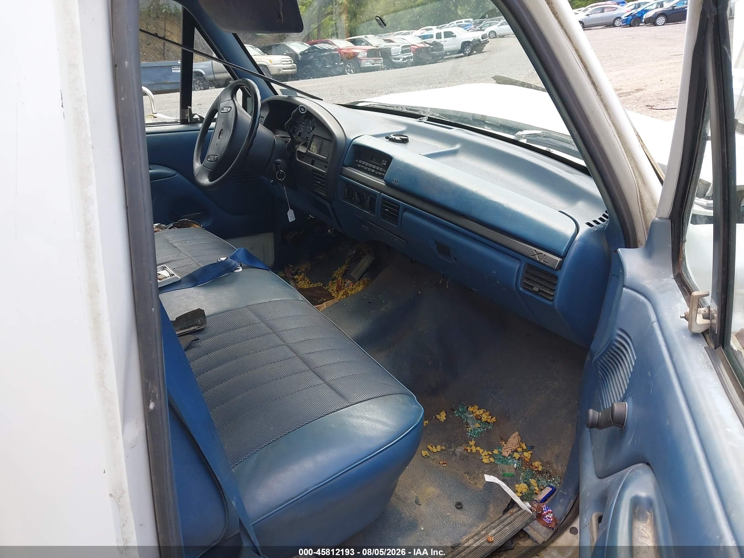 1994 Ford F350   White vin: 2FDHF37M7RCA55803