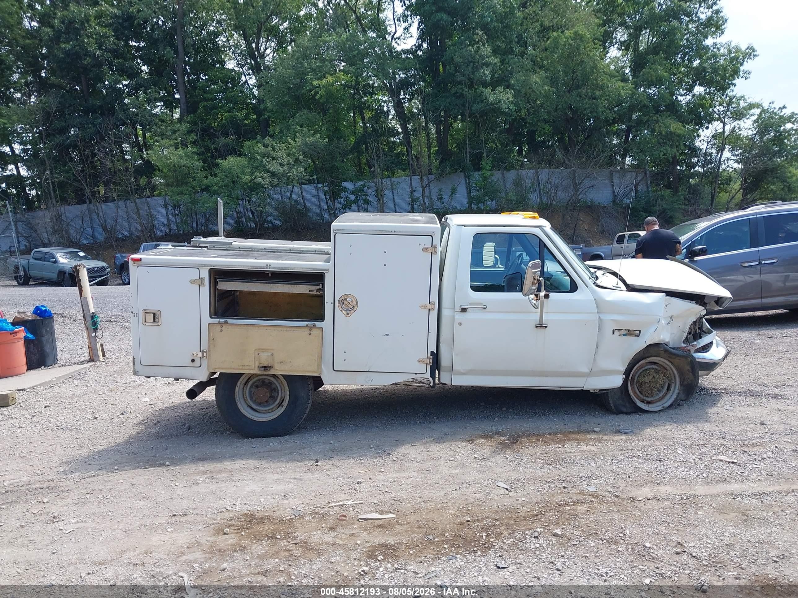 1994 Ford F350   White vin: 2FDHF37M7RCA55803