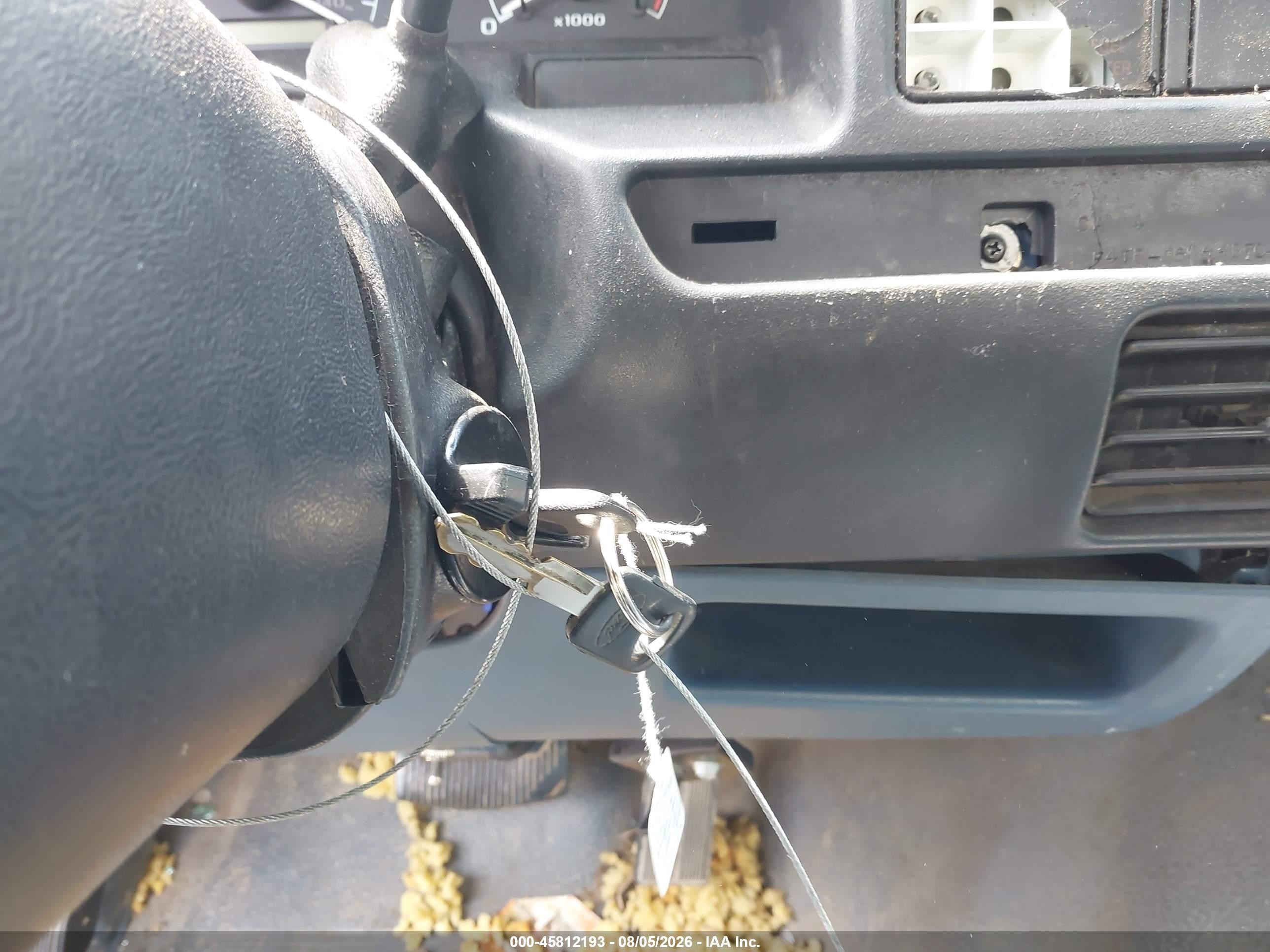 1994 Ford F350   White vin: 2FDHF37M7RCA55803