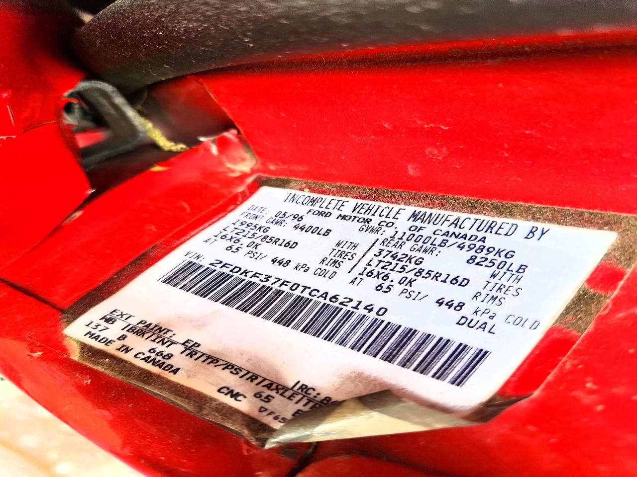 1996 Ford F350 Red vin: 2FDKF37F0TCA62140