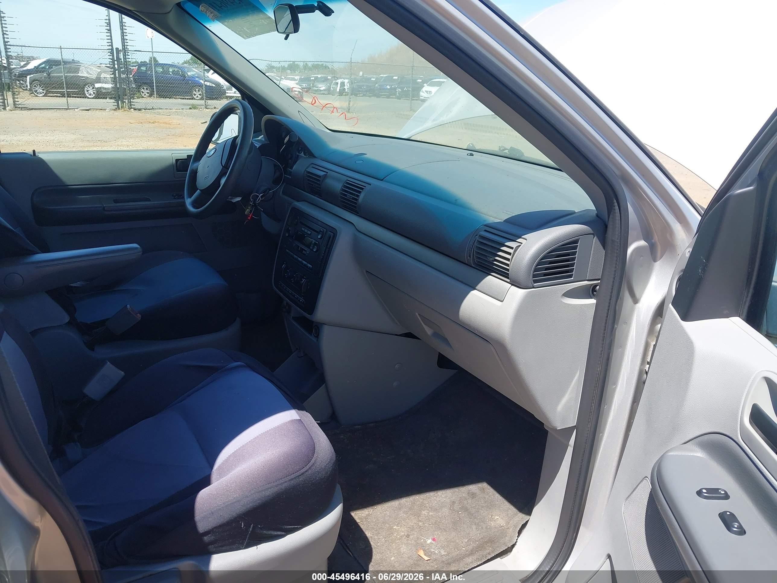 2005 Ford Freestar S Silver vin: 2FMDA50615BA30965