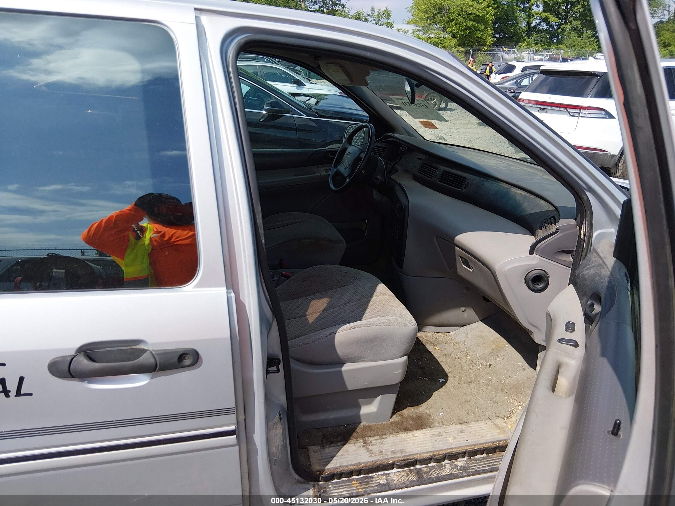 1998 Ford Windstar Gl/limited/lx Серебряный vin: 2FMDA5144WBB44053
