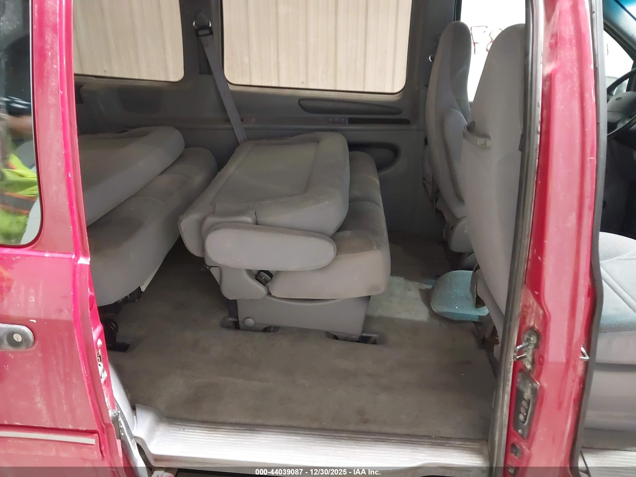 1995 Ford Windstar Wagon Red vin: 2FMDA514XSBA88579
