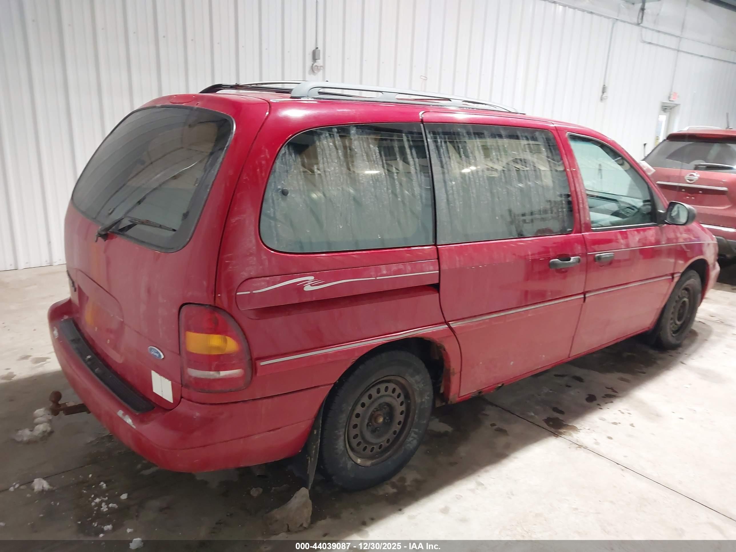 1995 Ford Windstar Wagon Red vin: 2FMDA514XSBA88579