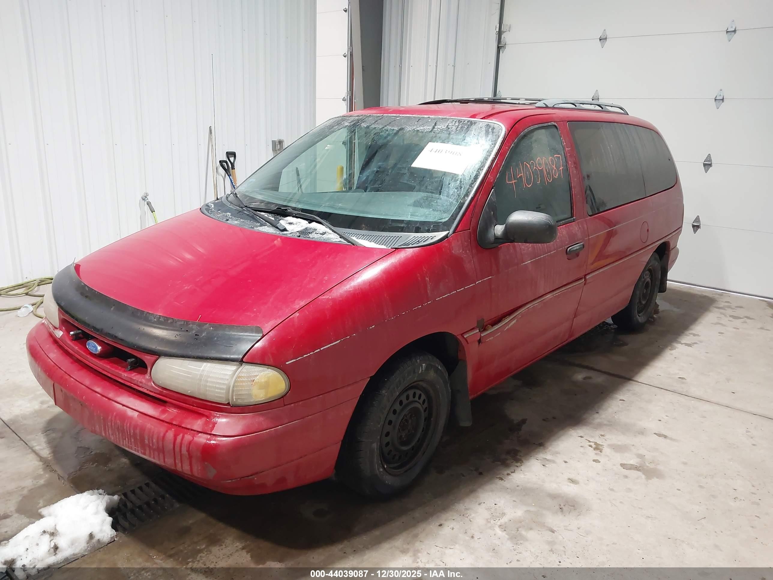 1995 Ford Windstar Wagon Red vin: 2FMDA514XSBA88579