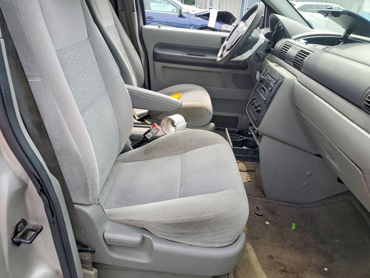 2005 Ford Freestar Se Silver vin: 2FMDA516X5BA32244