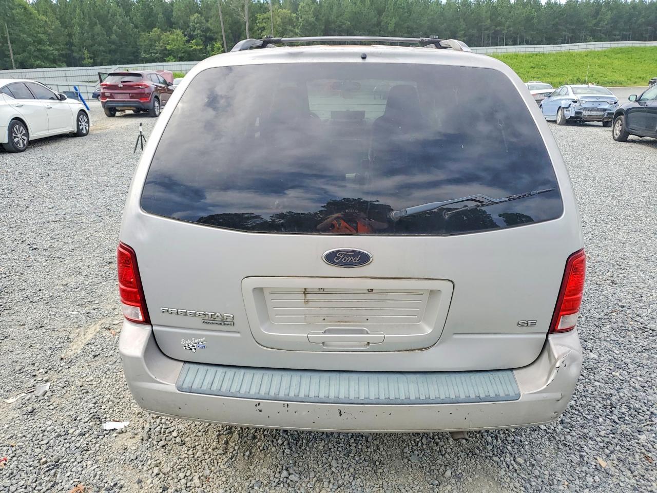 2005 Ford Freestar Se Silver vin: 2FMDA516X5BA32244