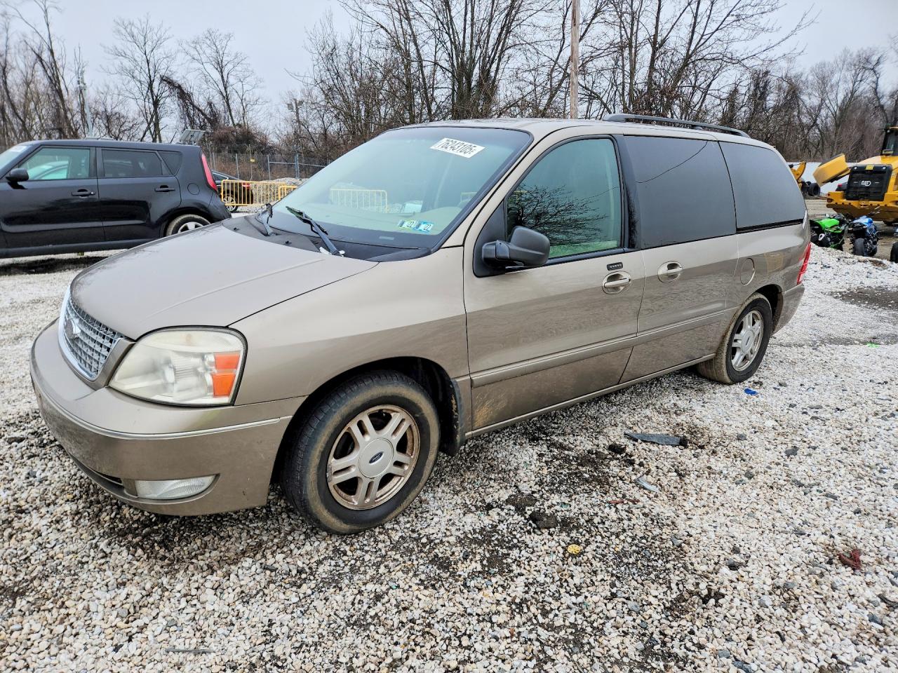 2004 Ford Freestar Beige vin: 2FMDA52244BA48286