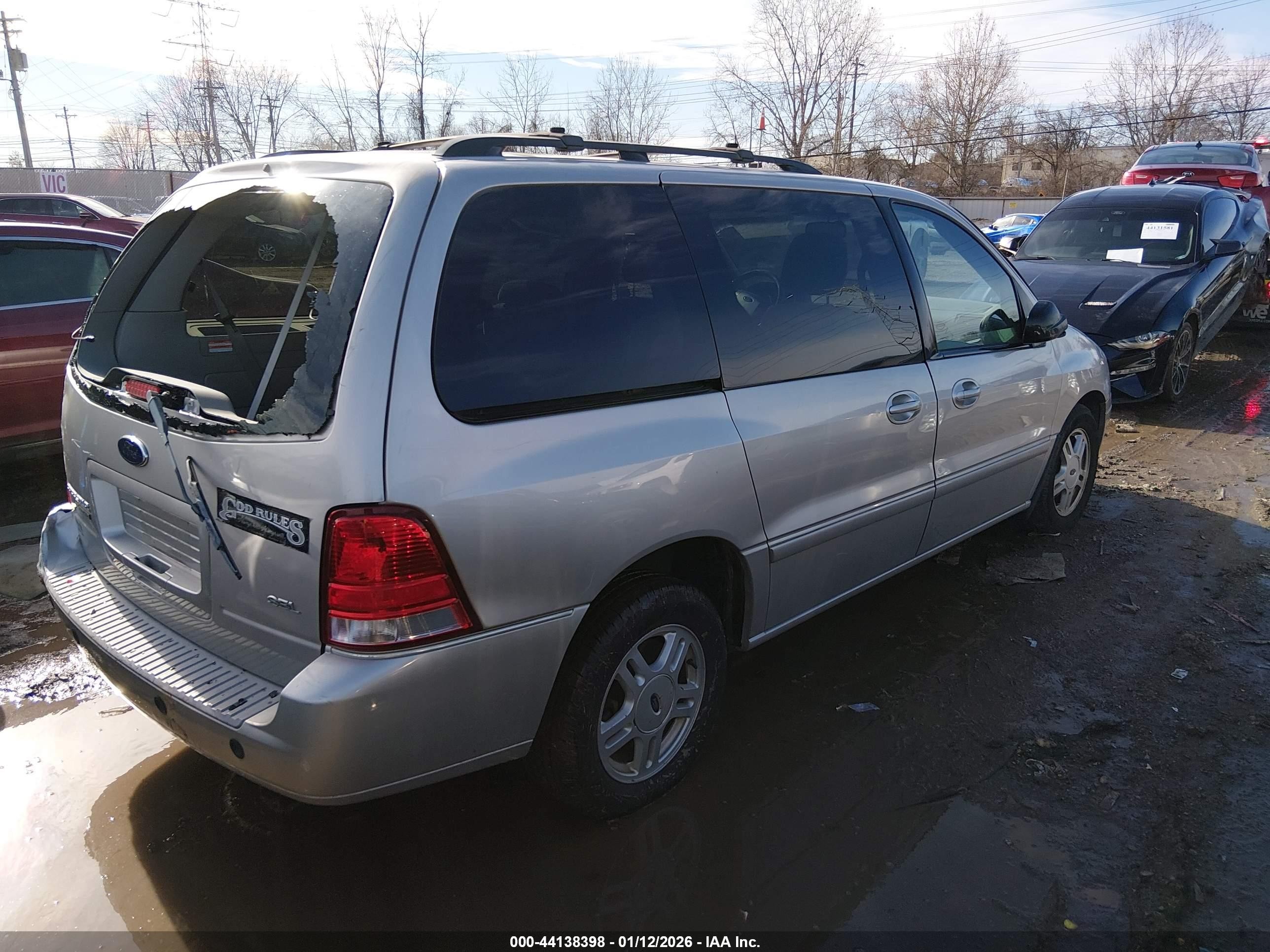 2004 Ford Freestar Sel Серебряный vin: 2FMDA52264BA42067