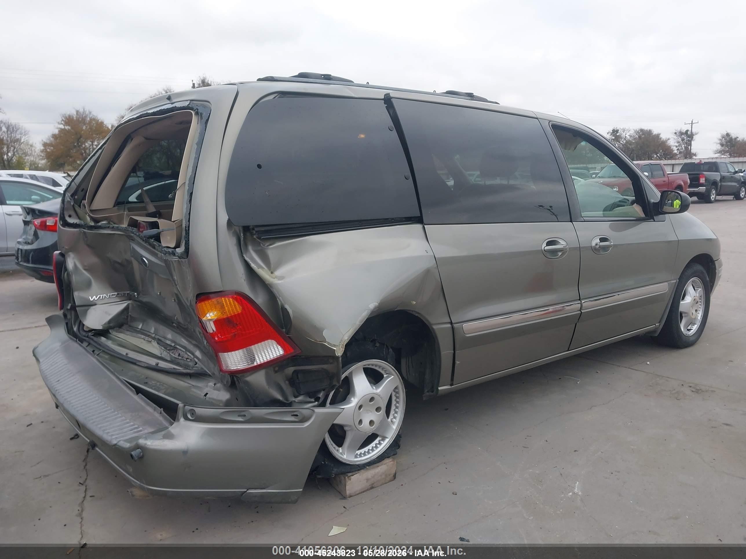 1999 Ford Windstar Se Gray vin: 2FMDA5240XBC66151