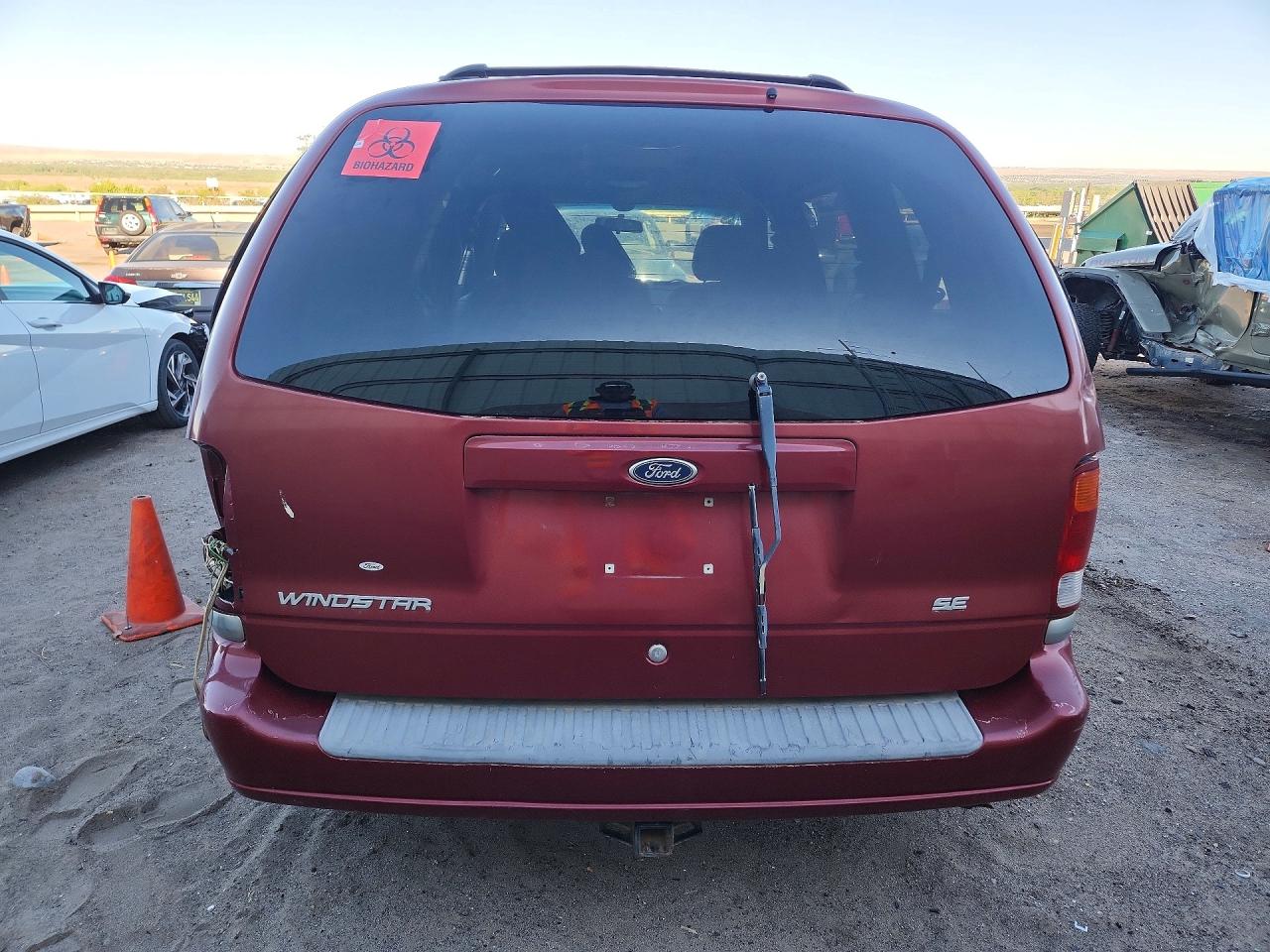 2002 Ford Windstar Se Red vin: 2FMDA52412BA83463