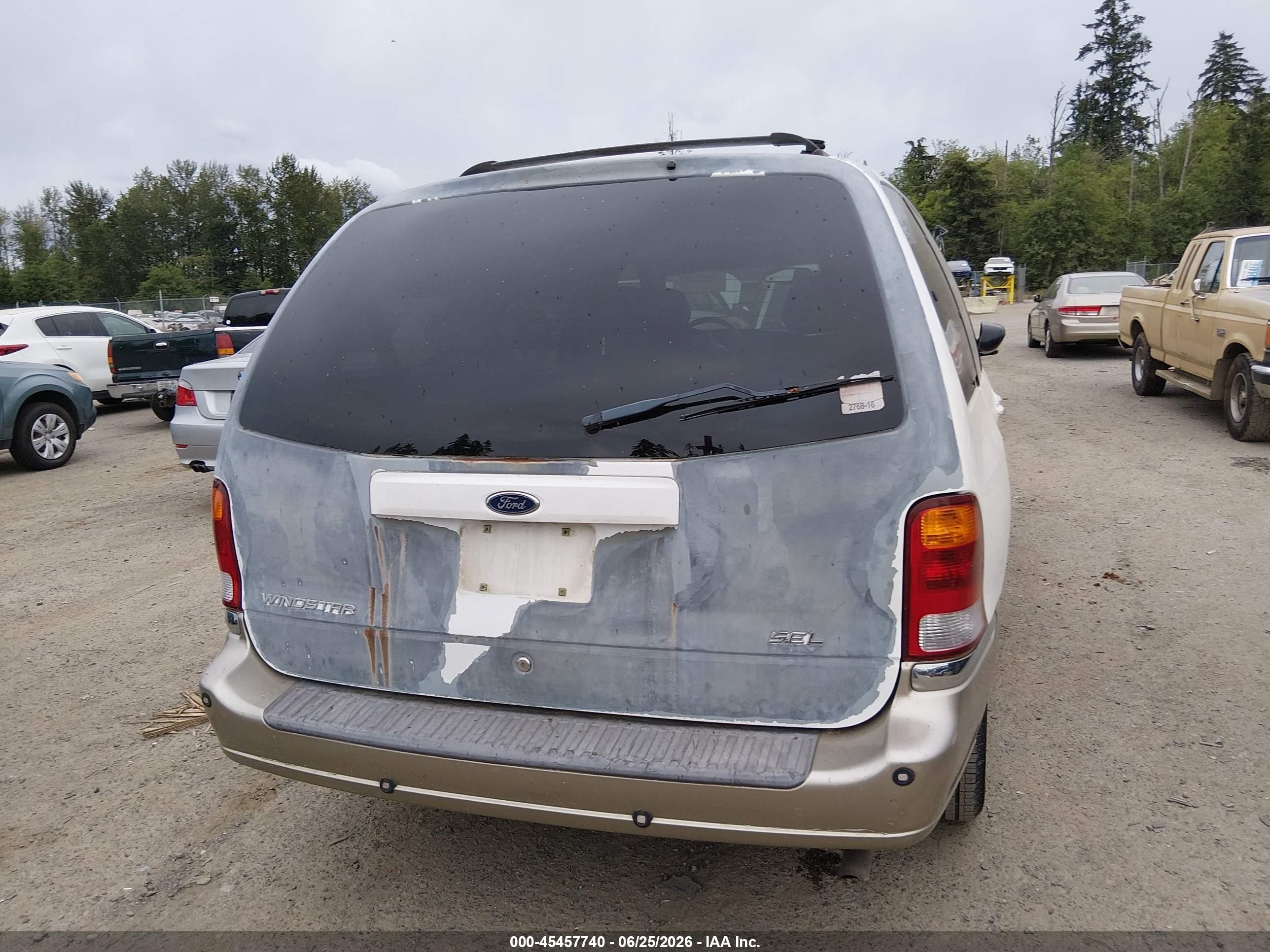 2000 Ford Windstar Limited/sel White vin: 2FMDA5340YBB48116