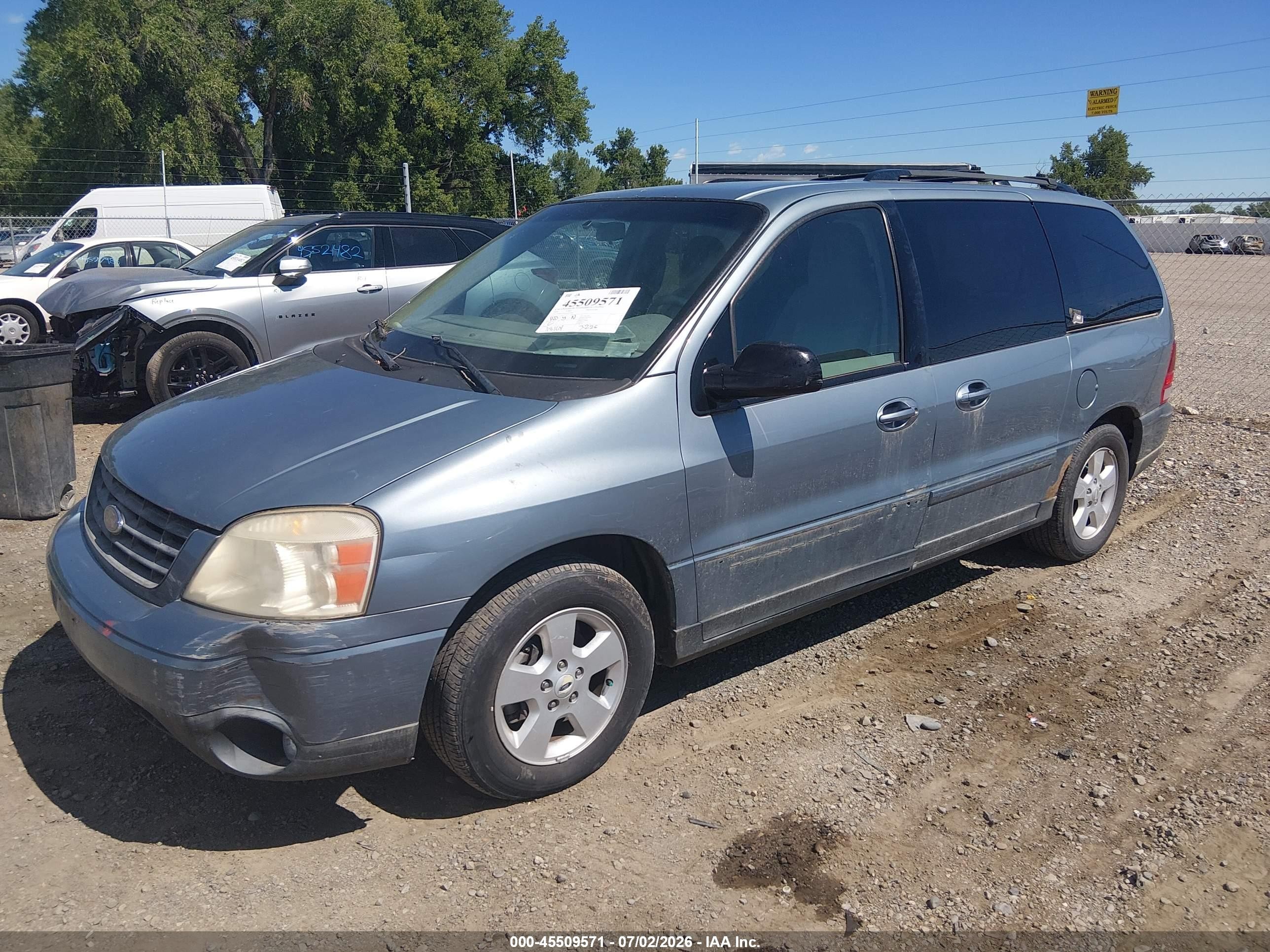 2004 Ford Freestar Ses Синий vin: 2FMDA576X4BA42939