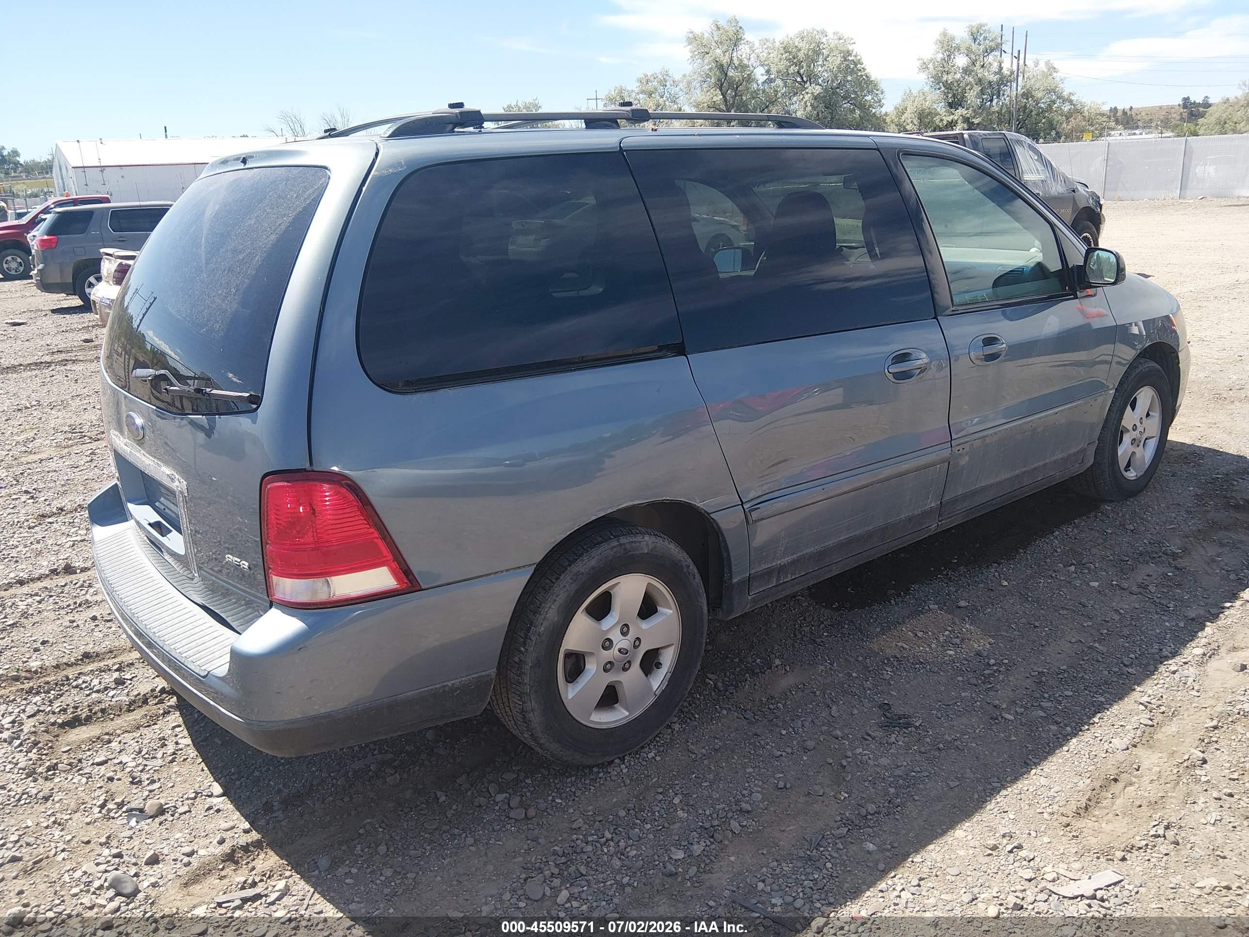2004 Ford Freestar Ses Синий vin: 2FMDA576X4BA42939