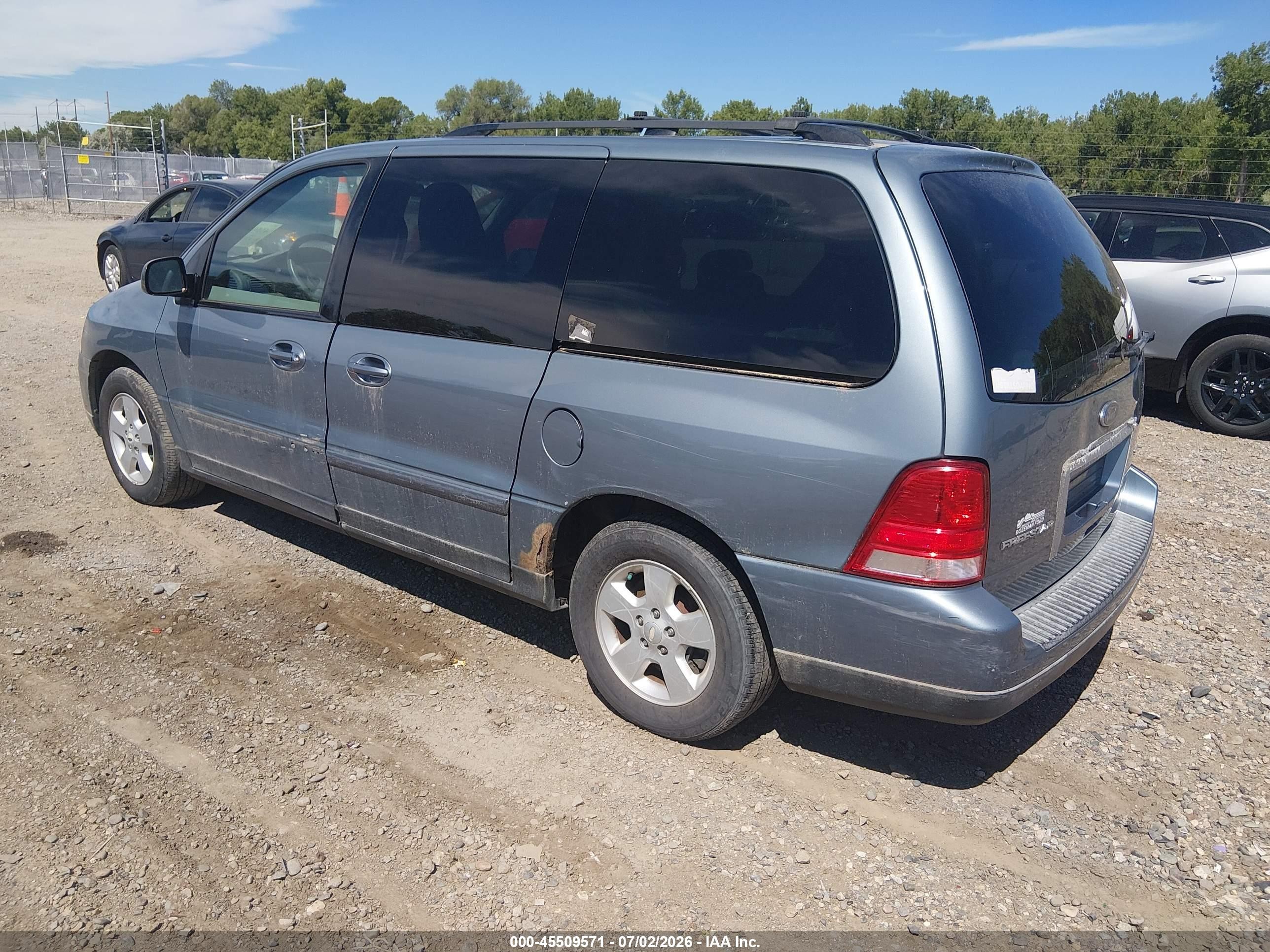 2004 Ford Freestar Ses Синий vin: 2FMDA576X4BA42939