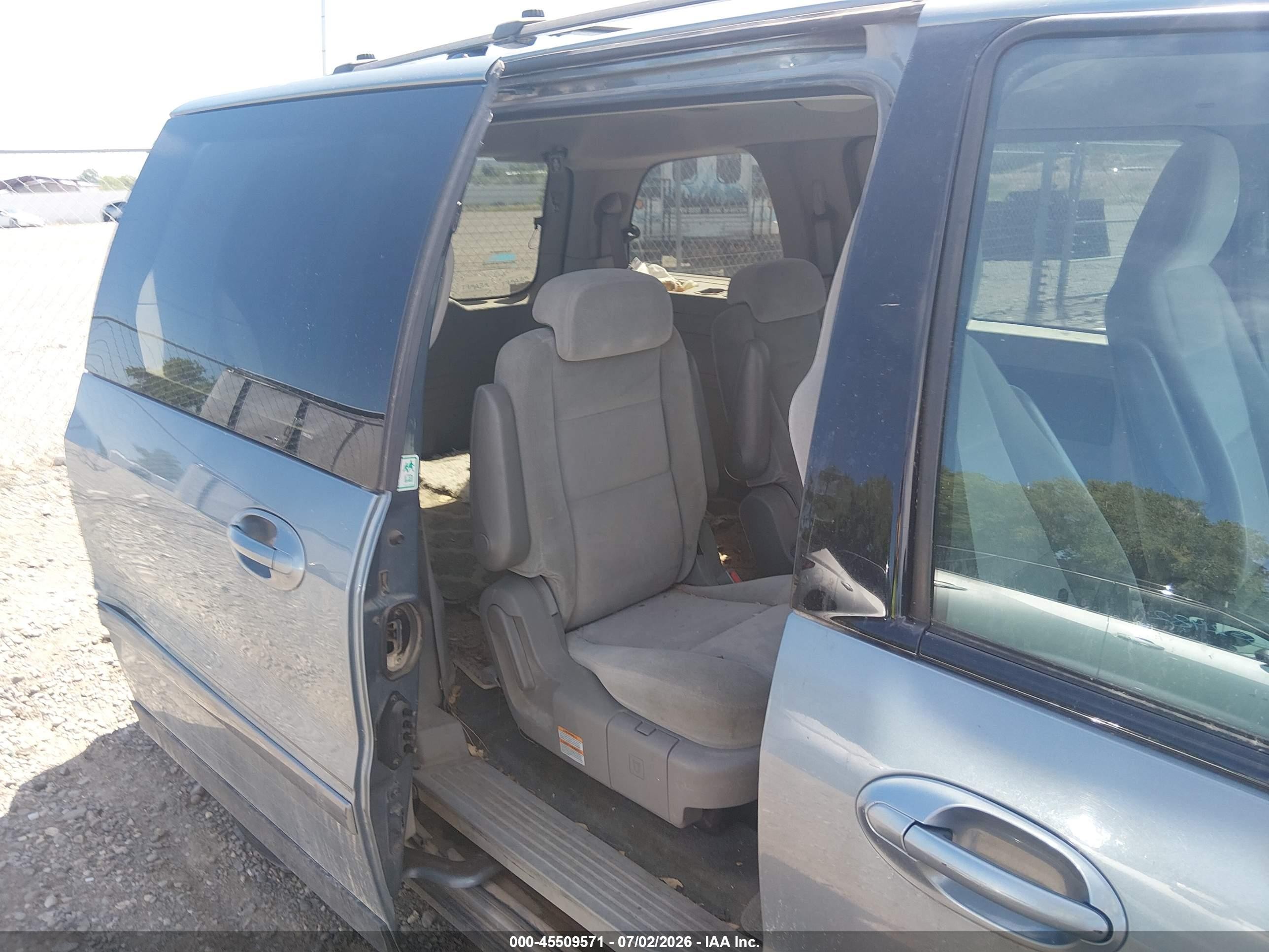2004 Ford Freestar Ses Синий vin: 2FMDA576X4BA42939