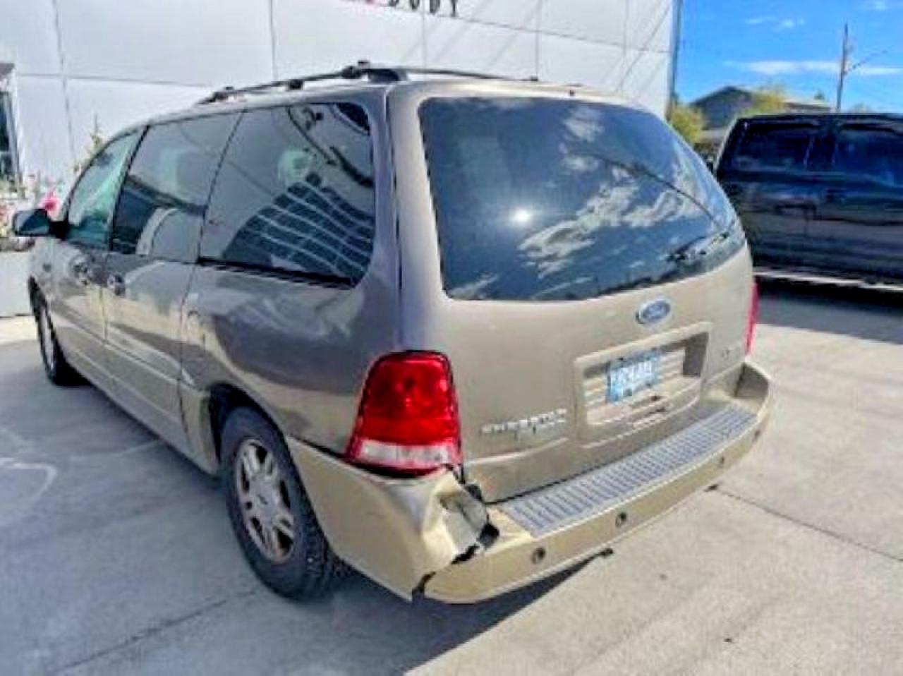 2005 Ford Freestar Limited Gold vin: 2FMDA58205BA93363