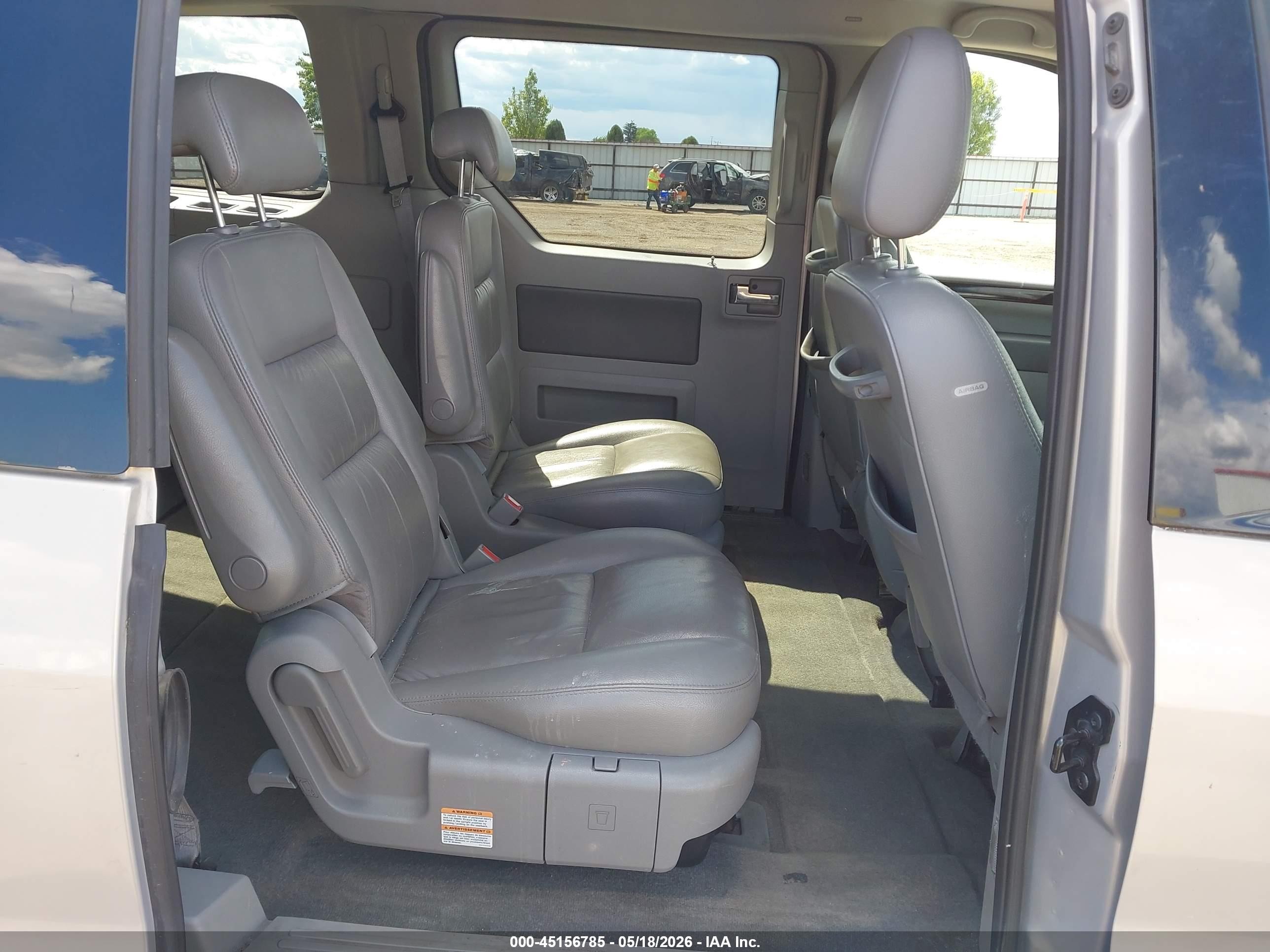 2006 Ford Freestar Limited Серебряный vin: 2FMDA58216BA26935