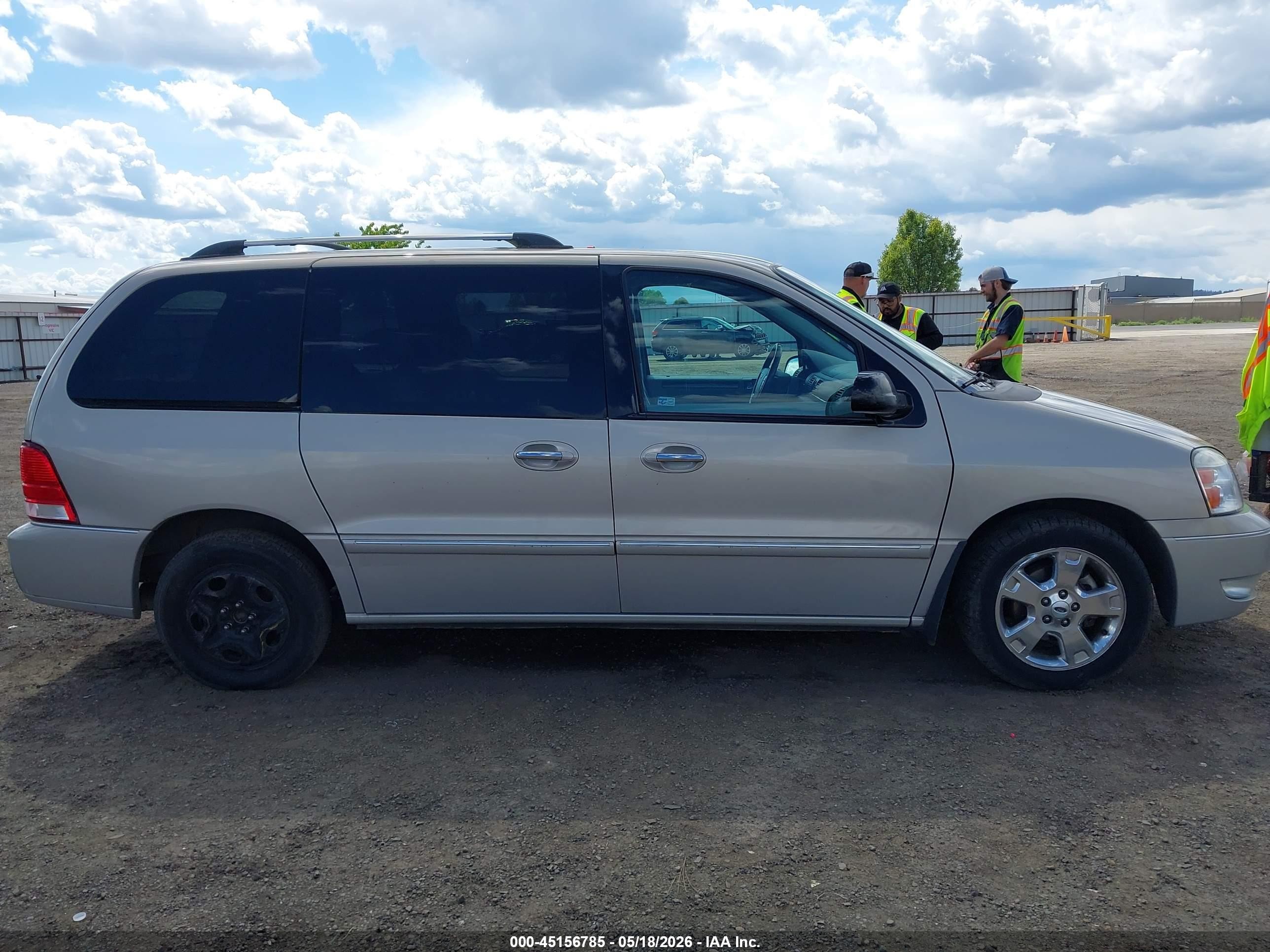 2006 Ford Freestar Limited Серебряный vin: 2FMDA58216BA26935