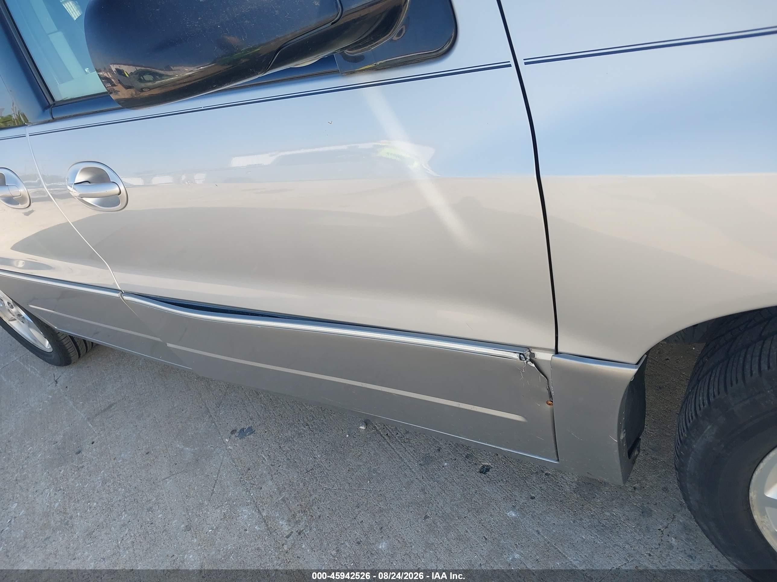 2005 Ford Freestar Limited Silver vin: 2FMDA58295BA17205