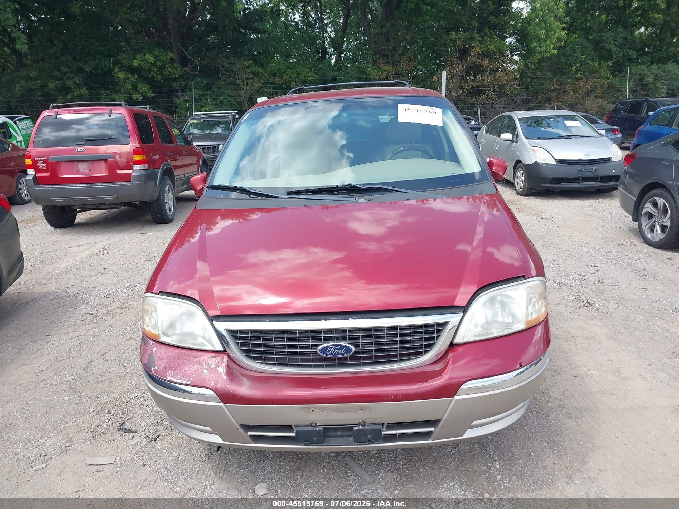 2003 Ford Windstar Limited Red vin: 2FMDA58483BA08543