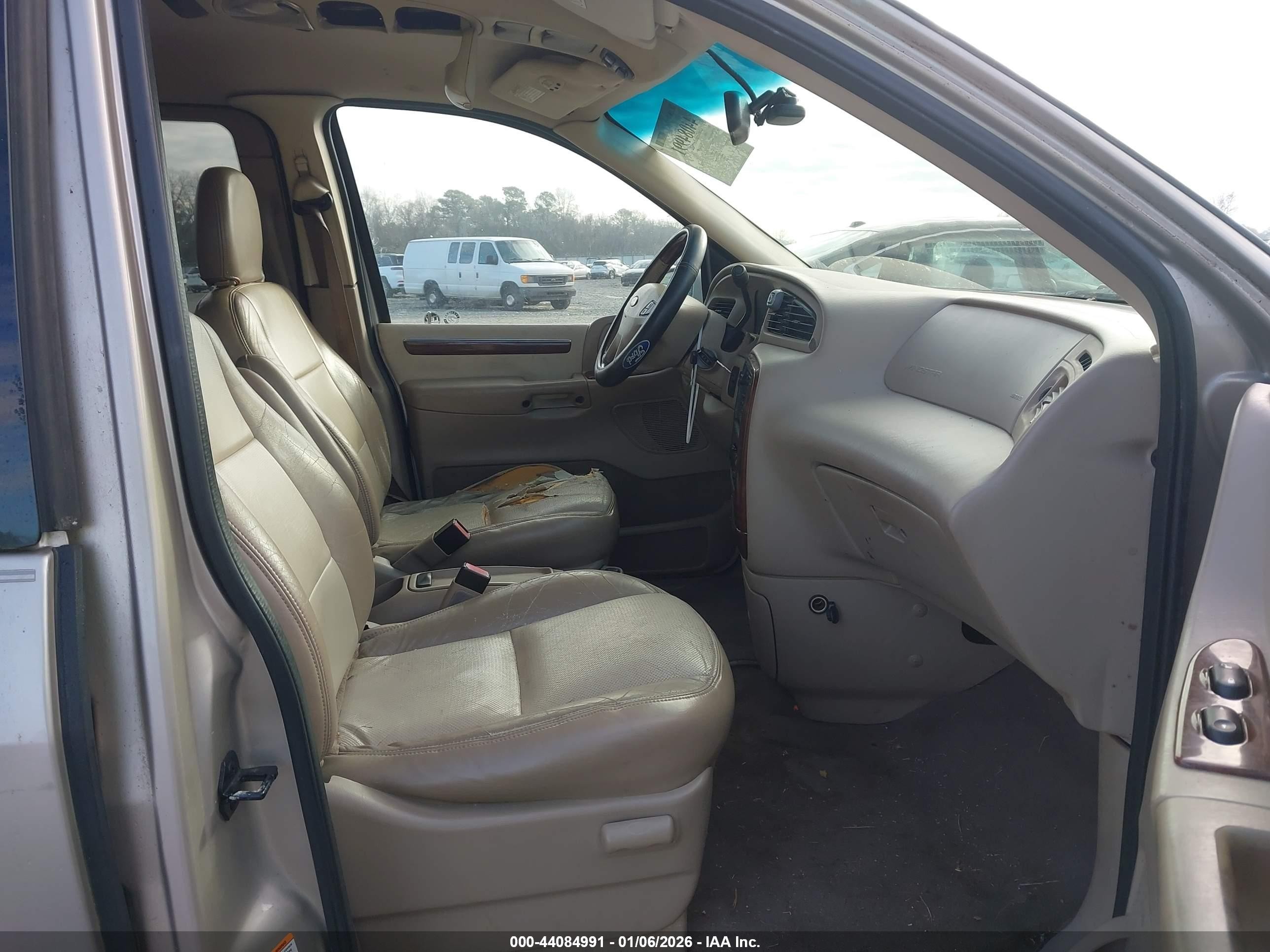 2001 Ford Windstar Limited Tan vin: 2FMDA584X1BB06423