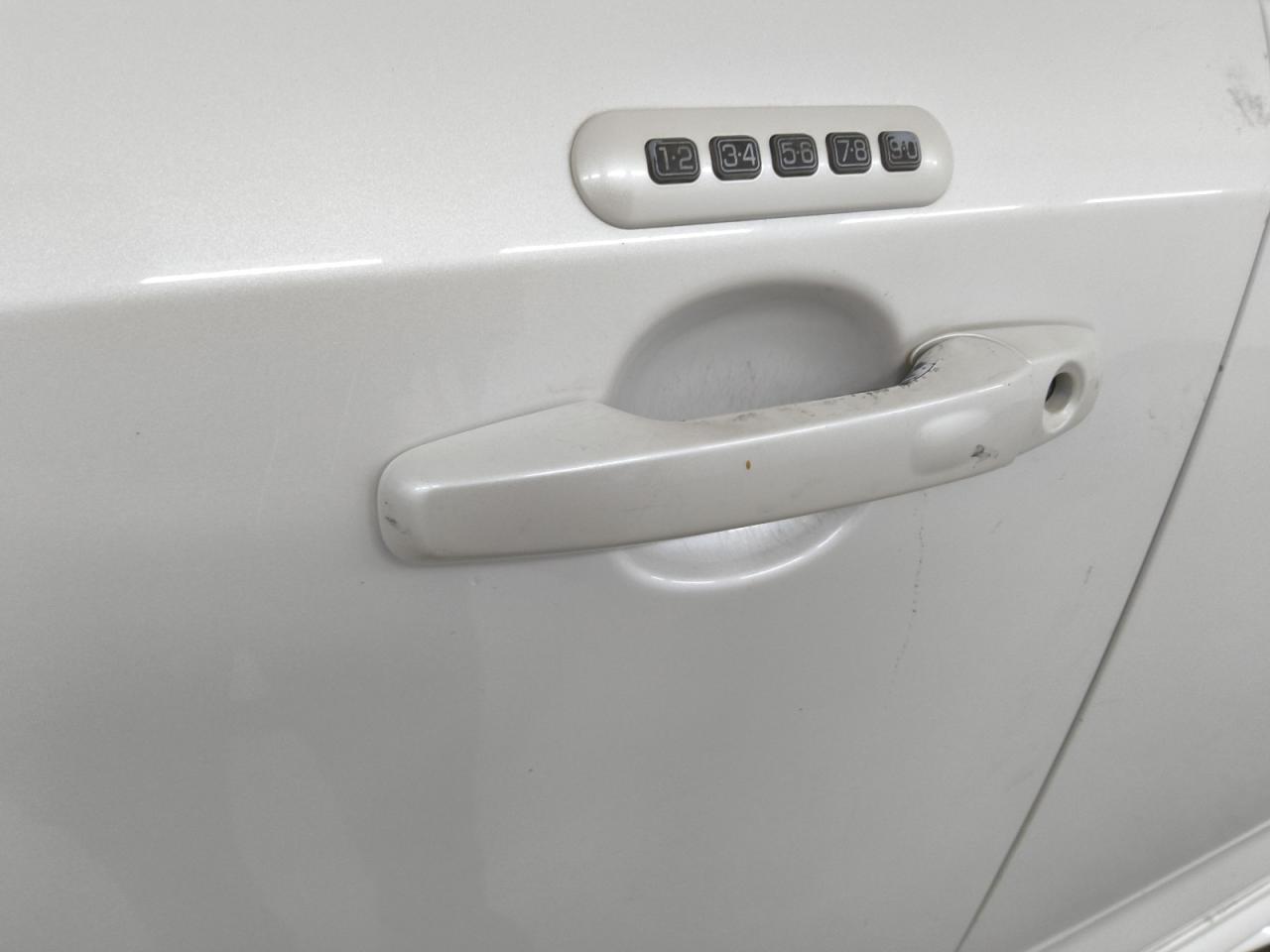 2014 Ford Edge Sport White vin: 2FMDK3AK4EBA68199 Damage: Left Front Door Handle, Chipped, 2
