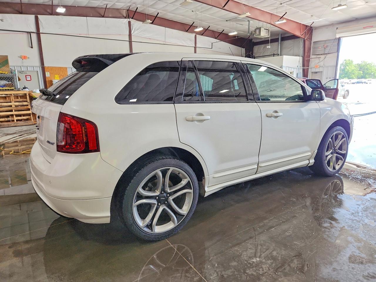 2013 Ford Edge Sport White vin: 2FMDK3AK9DBE33636