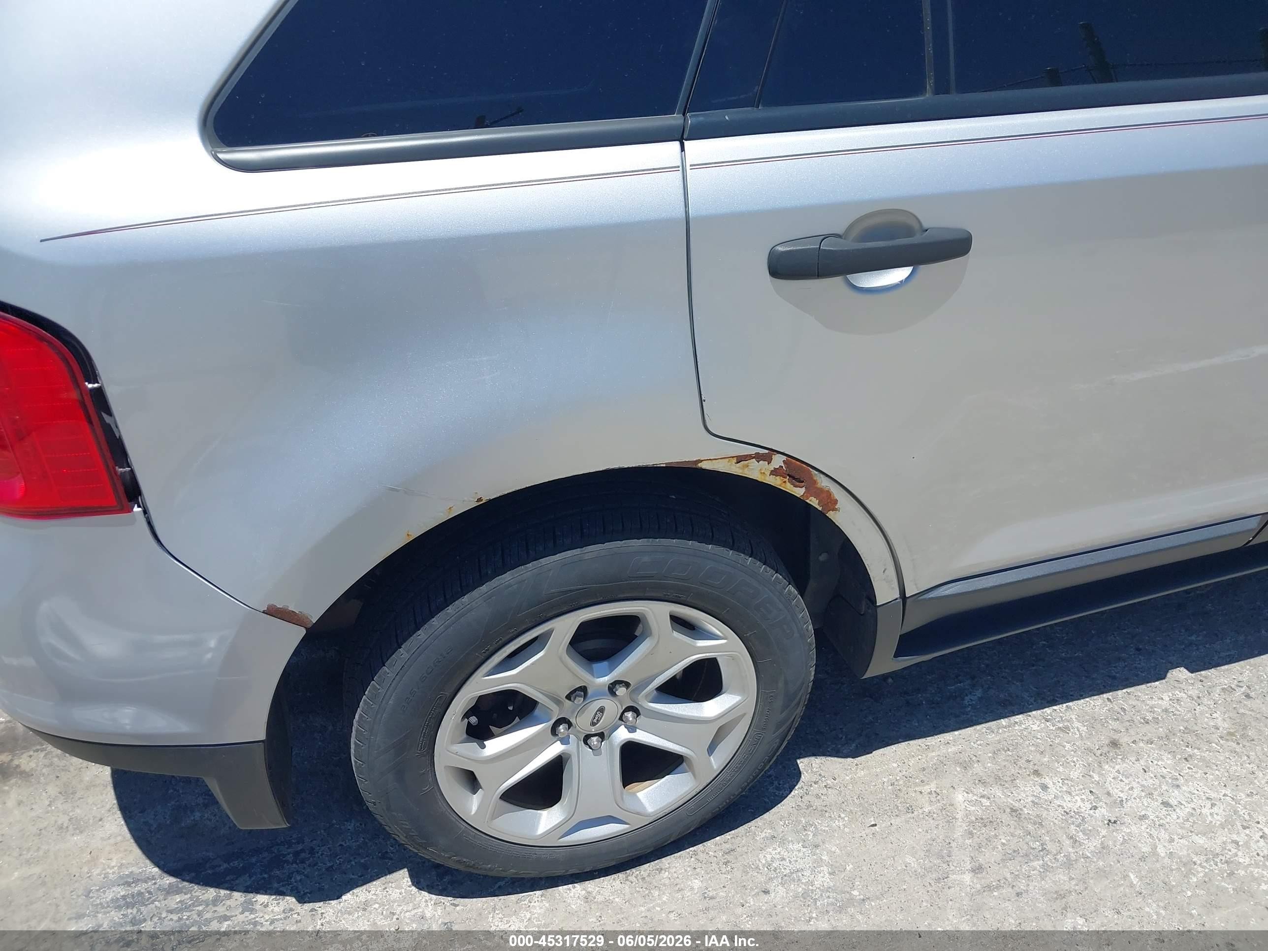 2014 Ford Edge Se Silver vin: 2FMDK3G92EBA47565
