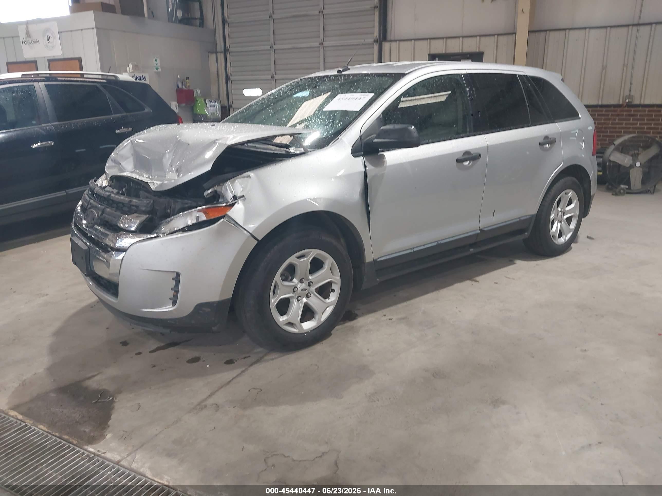 2013 Ford Edge Se Серебряный vin: 2FMDK3G95DBA87332