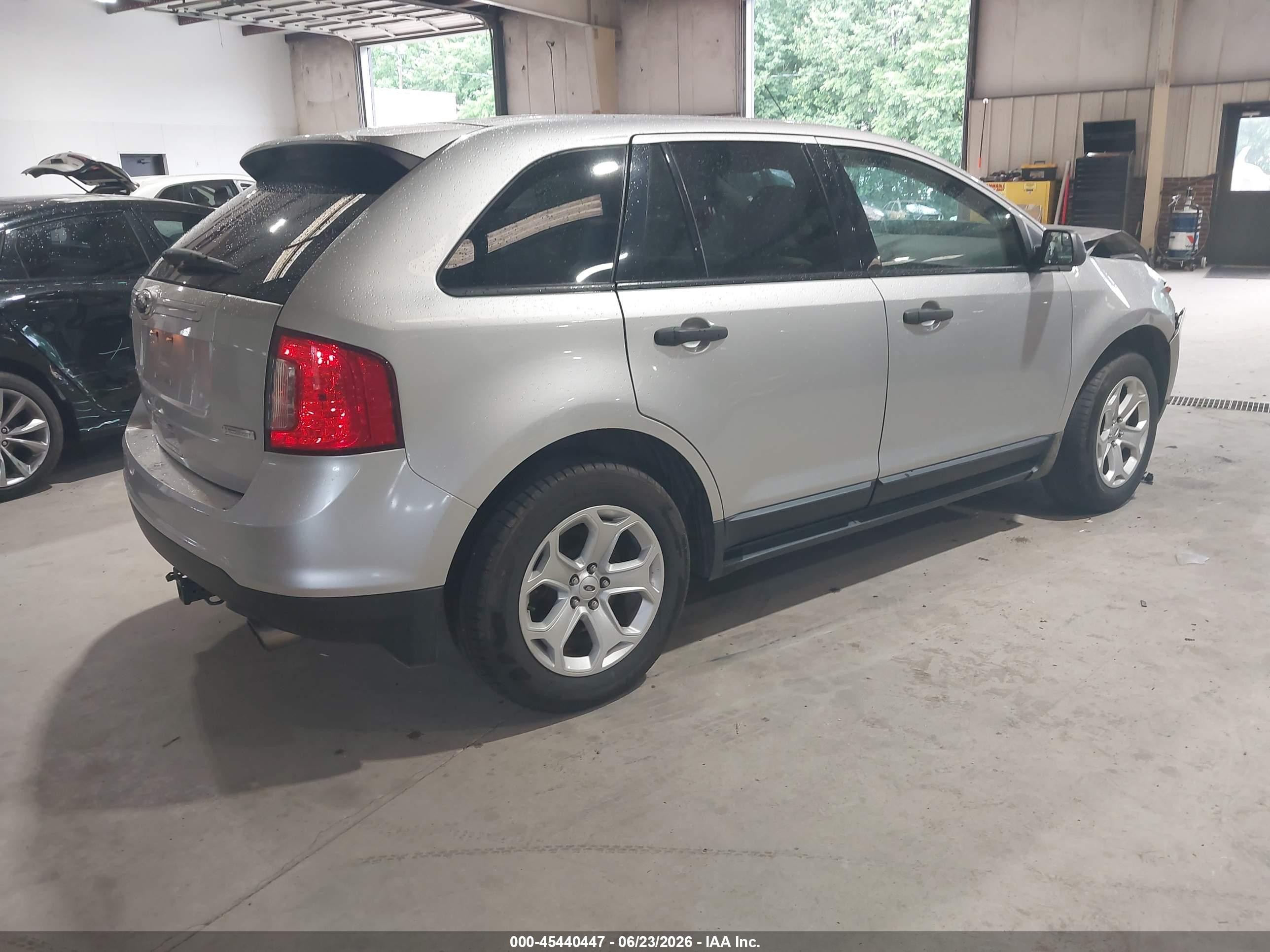 2013 Ford Edge Se Серебряный vin: 2FMDK3G95DBA87332