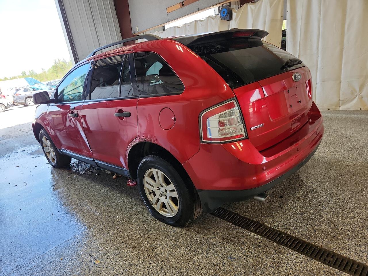 2010 Ford Edge Se Red vin: 2FMDK3GC6ABB35122 Damage: Left Front Door, Dent(S) W/ Paint Dmg, > 12 Inches