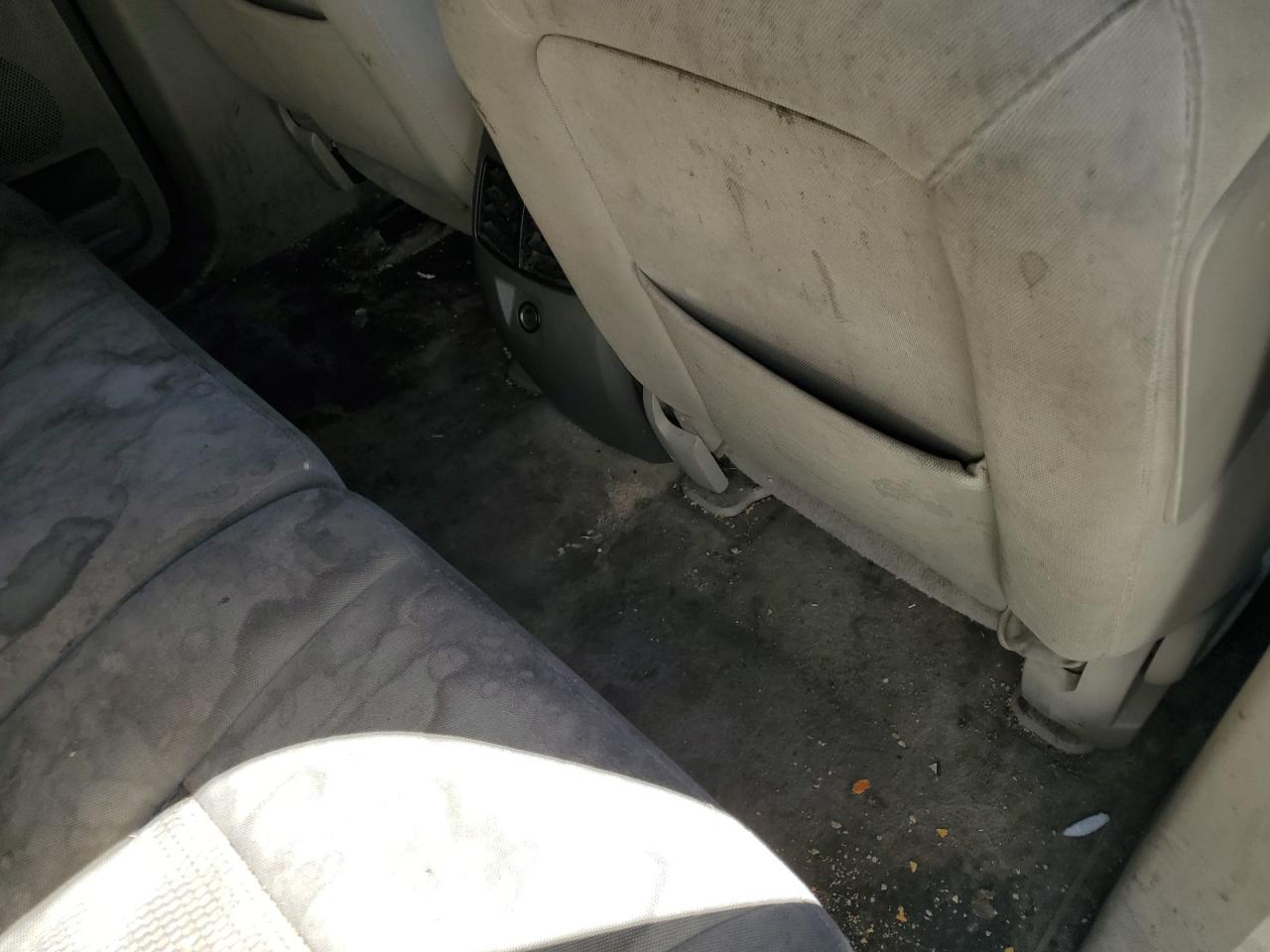 2010 Ford Edge Se Red vin: 2FMDK3GC6ABB65902 Damage: Right Rear Carpet, Stained, Permanent