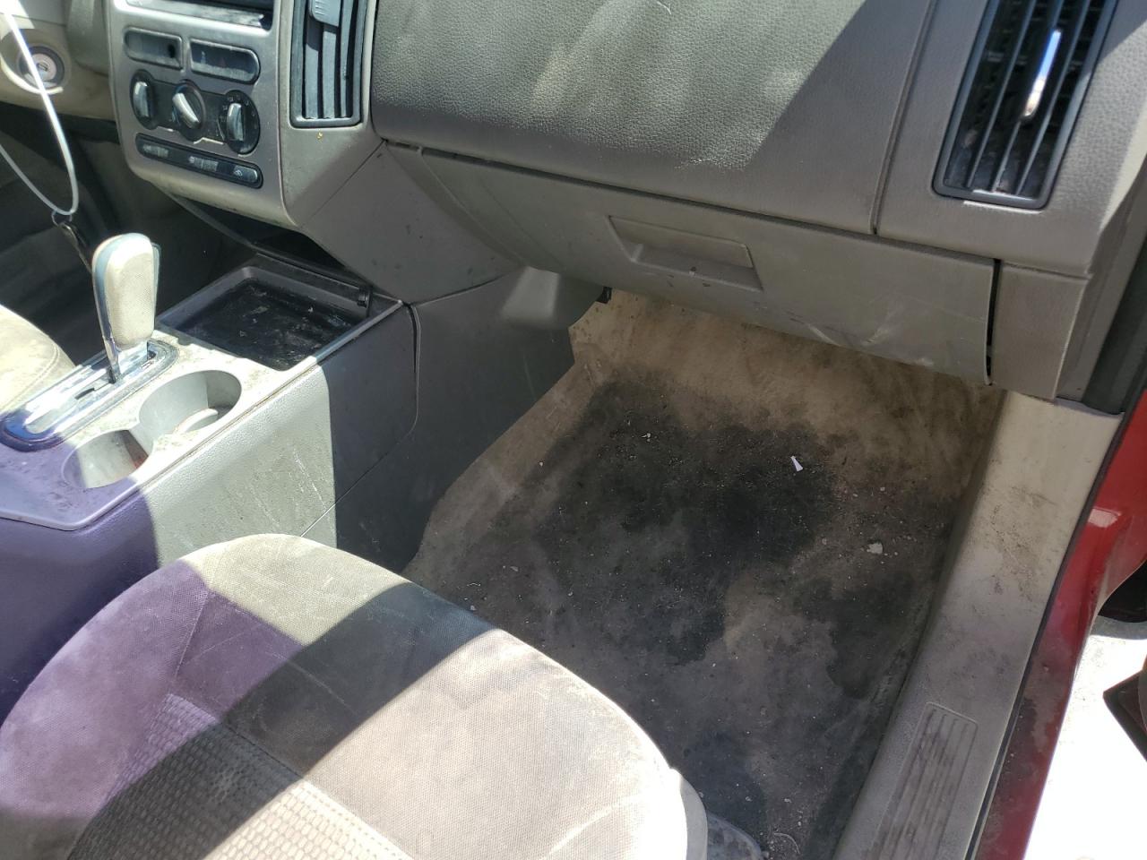2010 Ford Edge Se Red vin: 2FMDK3GC6ABB65902 Damage: Right Front Carpet, Stained, Permanent