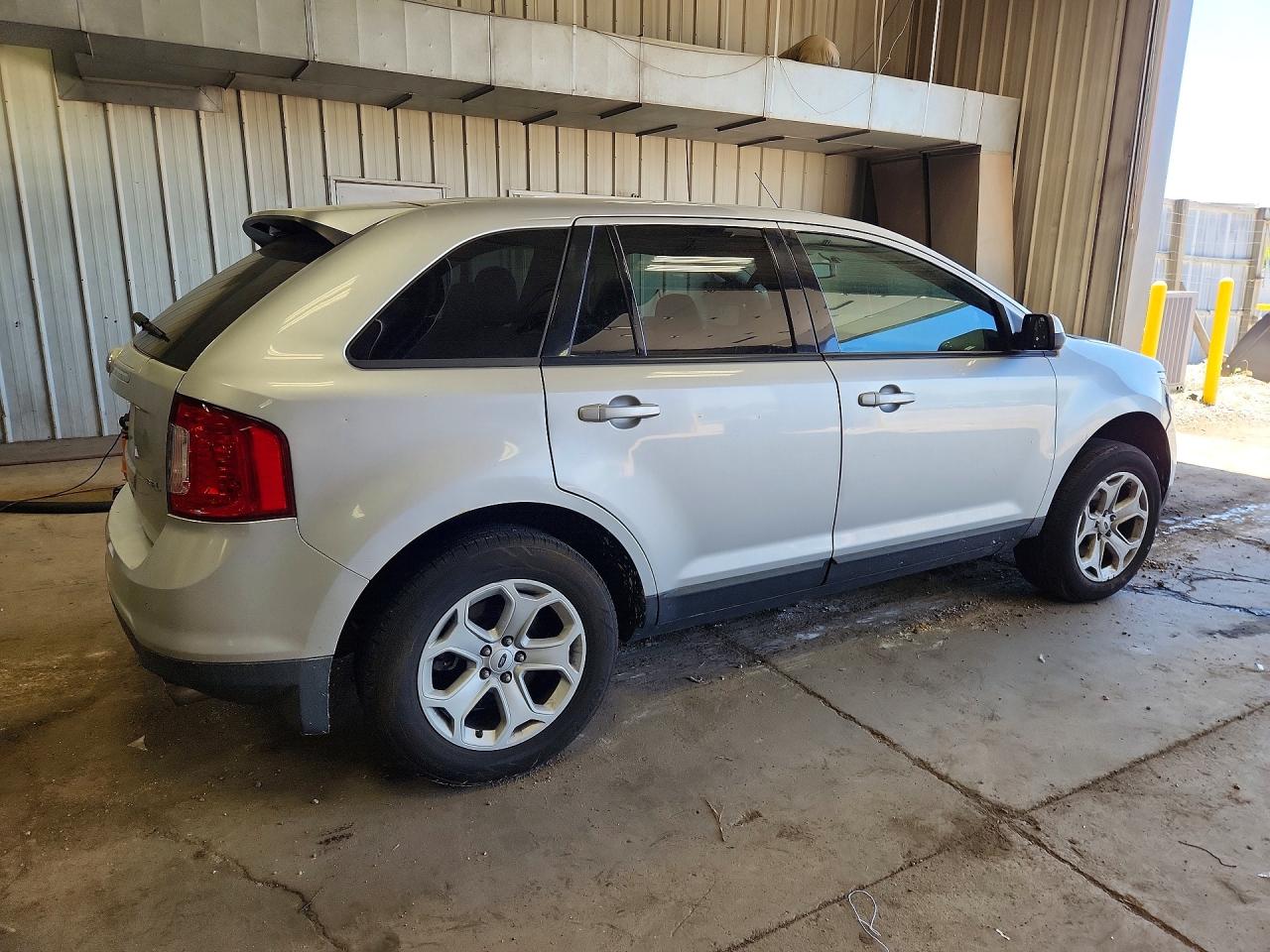 2012 Ford Edge 4d 2wd Silver vin: 2FMDK3JC2CBA26443
