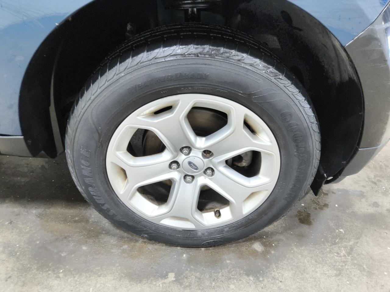 2011 Ford Edge Sel Blue vin: 2FMDK3JC5BBA69284 Damage: Right Front Tire, Worn, Replacement Required