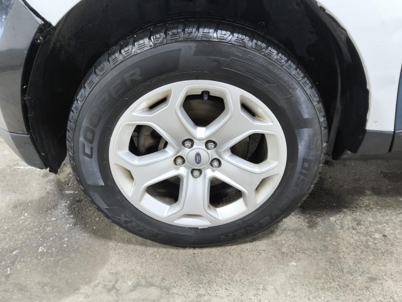 2011 Ford Edge Sel Blue vin: 2FMDK3JC5BBA69284 Damage: Left Front Tire, Worn, Replacement Required
