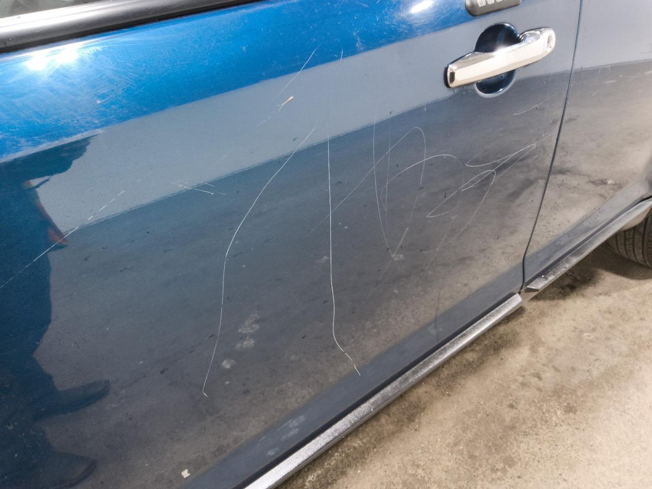2011 Ford Edge Sel Blue vin: 2FMDK3JC5BBA69284 Damage: Left Front Door, Heavy Scratch, > 12 Inches