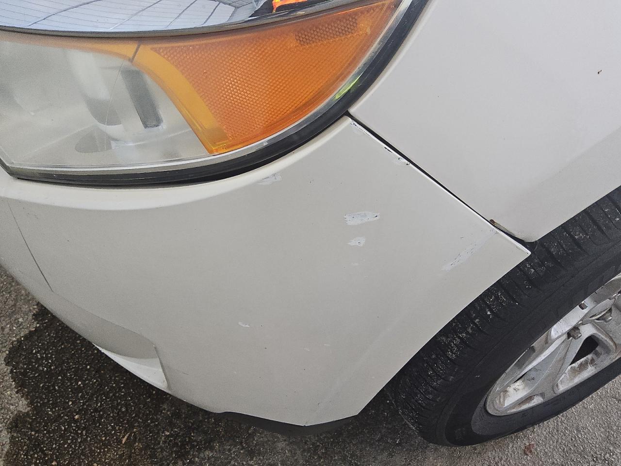 2013 Ford Edge Sel White vin: 2FMDK3JC5DBA28284 Damage: Front Bumper, Heavy Scratch, 7 To 8 Inches