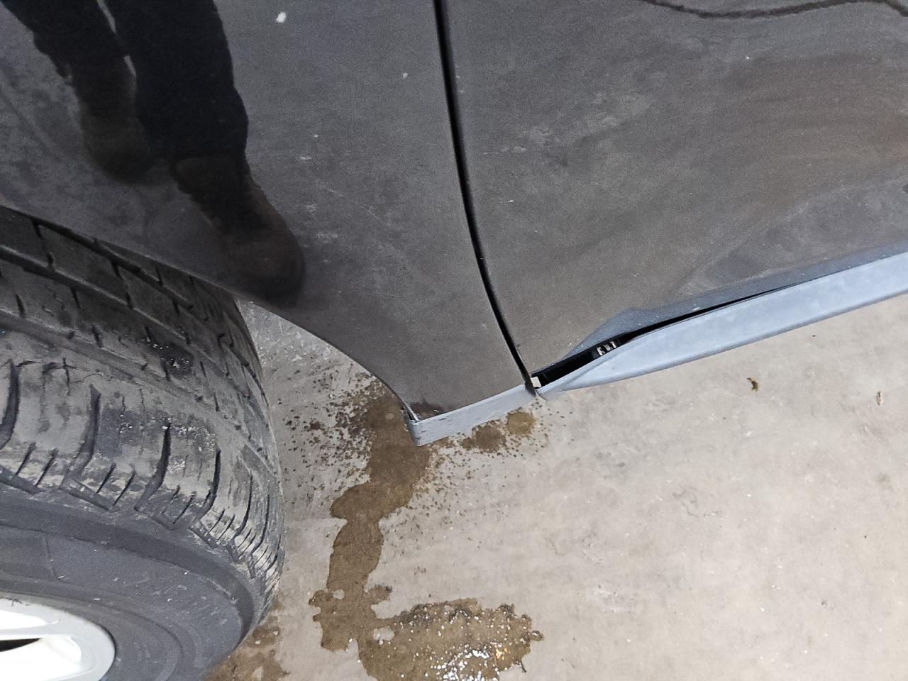 2014 Ford Edge Sel Black vin: 2FMDK3JCXEBB35932 Damage: Left Rocker Panel Molding, Misaligned, Repair Required