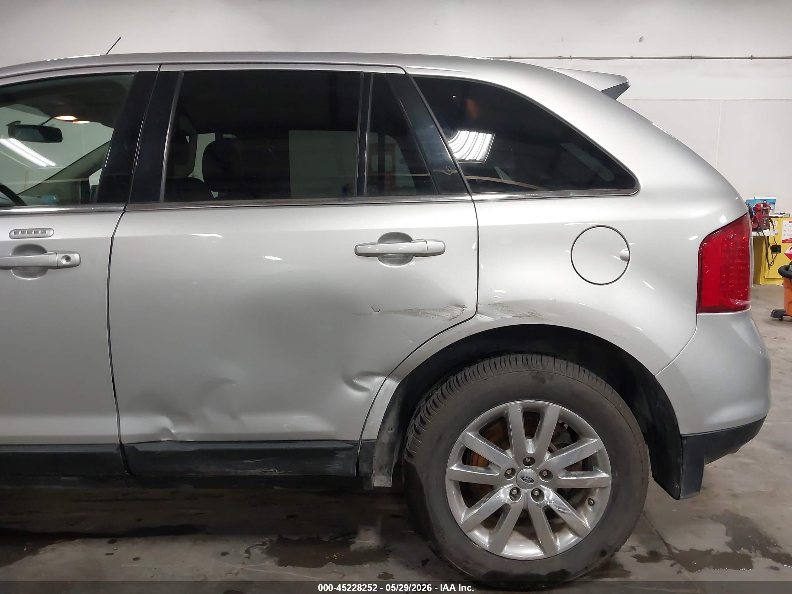 2014 Ford Edge Limited Silver vin: 2FMDK3KCXEBA38339