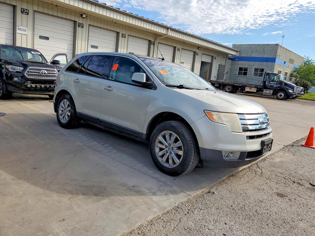 2007 Ford Edge White vin: 2FMDK49C37BA93715