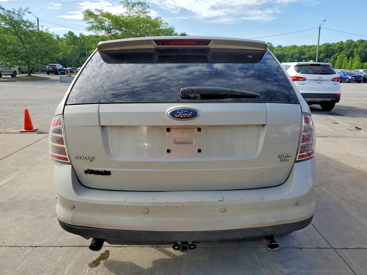 2007 Ford Edge White vin: 2FMDK49C37BA93715