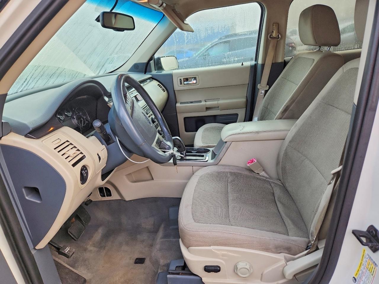 2009 Ford Flex Se White vin: 2FMDK51C59BA18390